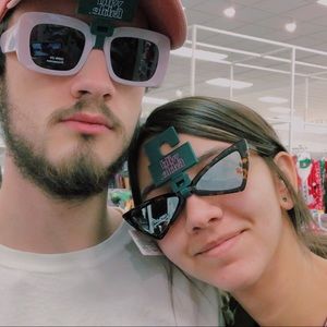 Meet your Posher, Avery